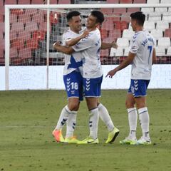 El Tenerife toma Almería y afianza su candidatura al playoff