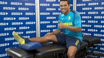 Bacca pasa reconocimiento m&eacute;dico con el Villarreal. 