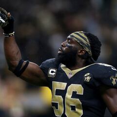 What unique milestone did Saints linebacker Demario Davis achieve?