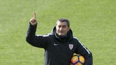 Actualmente dirige al Athletic de Bilbao. 