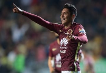 Edson Álvarez debutó el torneo pasado con Ricardo La Volpe y desde entonces se ha vuelto un habitual en la zaga del 'Bigotón' por lo que seguramente lo veremos este domingo en la canca de CU.
