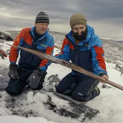 El hielo hace aflorar un esquí de hace 1.300 años