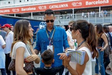 Sergio Busquets a su llegada al Circuito de Montmeló.