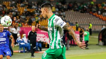 Jugador de Atlético Nacional en un partido de la Liga BetPlay.