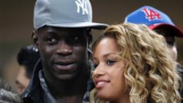 Balotelli dejará que su novia, Fanny Neguesha, duerma con los jugadores del Real Madrid si son capaces de remontar ante el Borussia Dortmund.