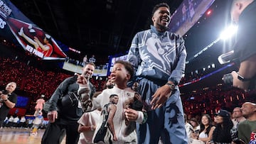 INGLEWOOD, CALIFORNIA - FEBRUARY 15: Giannis Antetokounmpo #34 of the Milwaukee Bucks and Team World and his son, Liam, look on before the 75th NBA All-Star Game at Intuit Dome on February 15, 2026 in Inglewood, California. Ronald Martinez/Getty Images/AFP (Photo by RONALD MARTINEZ / GETTY IMAGES NORTH AMERICA / Getty Images via AFP)