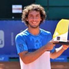 Lama humilla a su rival para ganar el título en Sao Paulo