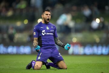 Jonathan Orozco (Santos) – 2 Liga MX (Monterrey): Jona Orozco también ya sabe lo que son las mieles de la gloria, con Rayados de Monterrey conquistó dos títulos de la Liga MX.