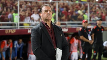 MATURIN, VENEZUELA - SEPTEMBER 09: Nestor Lorenzo, Head Coach of Colombia looks on prior to the South American FIFA World Cup 2026 Qualifier match between Venezuela and Colombia at Estadio Monumental de Maturin on September 09, 2025 in Maturin, Venezuela. (Photo by Edilzon Gamez/Getty Images)