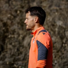 Remiro necesita echar el candado a su portería