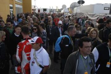 Ambiente en el paddock de la última prueba del mundial el Gran Premio de la Comunidad Valenciana disputado en el Circuito Ricardo Tormo en Cheste