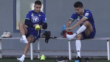 Tello y Bartra, jugadores del Betis