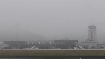 Imagen del aeropuerto de Alvedro en A Coruña, con niebla.