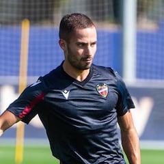 Franquesa: "Llego al Levante muy motivado y con mucha hambre"