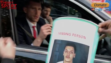 'Se busca a Özil': La peculiar campaña contra el alemán