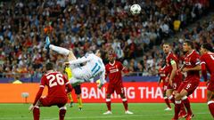 Soccer Football - Champions League Final - Real Madrid v Liverpool - NSC Olympic Stadium, Kiev, Ukraine - May 26, 2018   Real Madrid&#039;s Gareth Bale scores their second goal with a overhead kick                             REUTERS/Kai Pfaffenbach     T