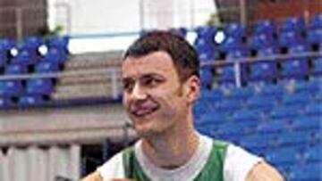 Milan Gurovic, fugado en el Tau.