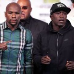 El polémico Mayweather se va en medio del ruido ante Berto