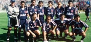 1999: Ese año los universitarios volvieron a ser campeones con esta camiseta. 