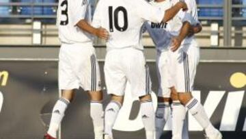 <b>FELICES. </b>Los jugadores celebran un gol durante la pretemporada.