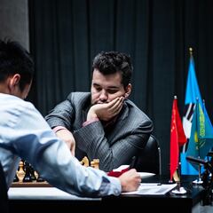 Nepomniachtchi y Ding se quedan sin gasolina