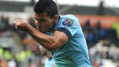 Sergio Ag&uuml;ero celebra el gol que le anot&oacute; a Hull City en la sexta fecha de la Premier League.