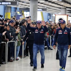 Gran recibimiento a los campeones Carlos Sainz y Lucas Cruz