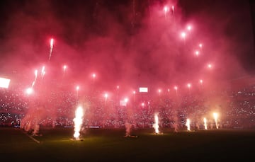 Fuegos artificiales en Mestalla para poner punto y final a la fiesta. 