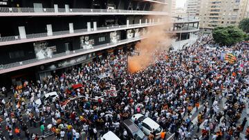 07/05/21
MANIFESTACION DE LA AFICION DEL VALENCIA CF CONTRA LA GESTION DEL CLUB