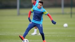 Alexis: "Wenger no me deja entrenar más de la cuenta"