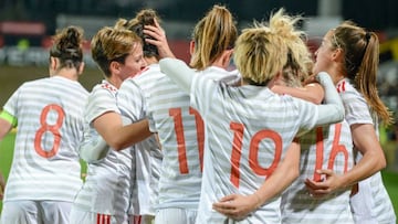 Hermoso pone a España con pie y medio en el Mundial