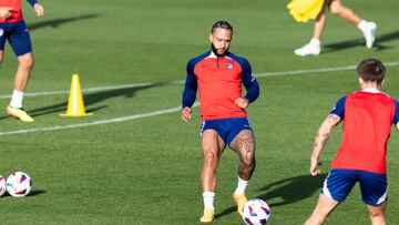 Memphis, en la sesión de entrenamiento del Atlético.