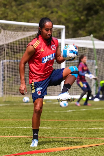 La Selección Colombia Femenina dejó atrás la celebración por clasificar al Mundial y los Juegos Olímpicos y se enfoca en la final de la Copa América ante Brasil este sábado en el Alfonso López de Bucaramanga.