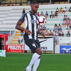 Jackson Martínez marca gol pero sale lesionado
