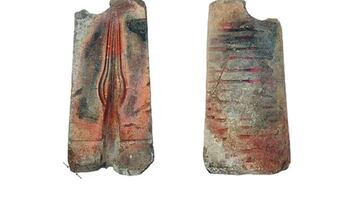Utiliza una piedra en el granero durante años y los arqueólogos descubren que es un raro molde de lanza de hace 3.300 años