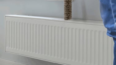 El cepillo para limpiar radiadores que te hará ahorrar energía