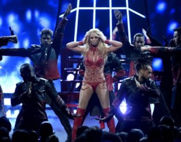 Britney Spears en su actuación de anoche en los Billboard Music Awards.