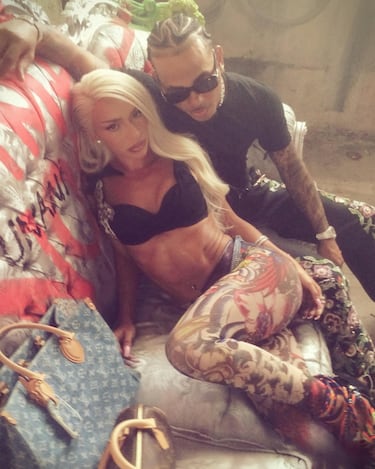 Vinicius Jr hits the beach with friends: the rich and famous on vacation