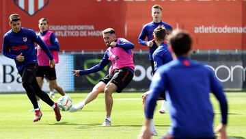 H&eacute;ctor Herrera, durante el entrenamiento del Atl&eacute;tico.