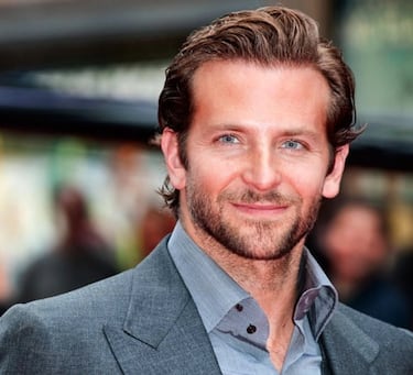 El actor estadounidense es uno de los más atractivos de Hollywood, motivo por el que se le acostumbra a relacionar con otras celebrities. Sin embargo, desde su relación con Irina Shayk no se ha confirmado pareja estable. Incluso se le relacionó con Ana de Armas después de su ruptura con Ben Affleck, aunque nunca llegó a confirmarse.