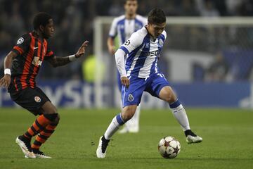 James Rodríguez, Falcao García, Freddy Guarín, Jackson Martínez, Juan Fernando Quintero, Héctor Quiñones, Wason Rentería han sido los colombianos que han vestido la camiseta del segundo equipo más ganador en Portugal. Luis Díaz espera ser figura y ayudar para que este conjunto vuelva a figurar a nivel europeo como en 2004. 