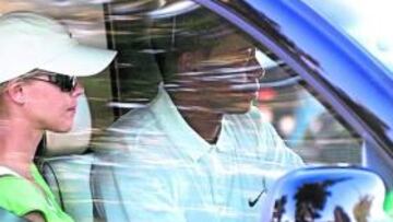 <b>EN SU COCHE. </b>Tiger, con su esposa en una imagen de archivo.