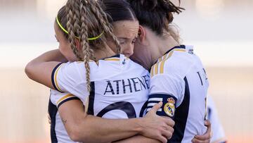 Ivana y Athenea se funden en un sentido abrazo con Zornoza en la victoria del Real Madrid ante el Levante Las Planas en la Liga F.