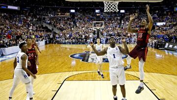 Mar 29, 2019; Washington, DC, USA; Virginia Tech Hokies guard Ahmed Hill (13) misses a last second shot to tie the game during the second half against Duke Blue Devils forward Zion Williamson (1) in the semifinals of the east regional of the 2019 NCAA Tournament at Capital One Arena. Mandatory Credit: Geoff Burke-USA TODAY Sports