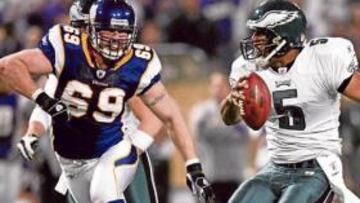 Donovan McNabb, con el balón.