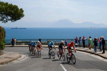 El pelotón durante la octava etapa del Giro de Italia 2022. 