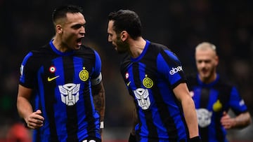 Lautaro Martínez y Hakan Calhanoglu.