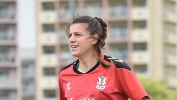 Carlota Suárez, una delatero centro poderosa.