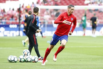 Fernando Torres durante el calentamiento. 