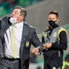 Herrera “presagió” gol de Salcedo: Segundos antes le dije que se fuera de ‘9’